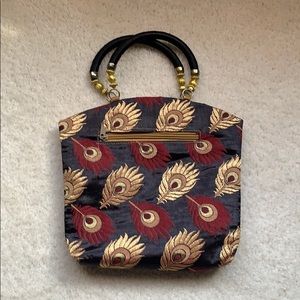 Hand clutch style bag with zipper.🌸👛